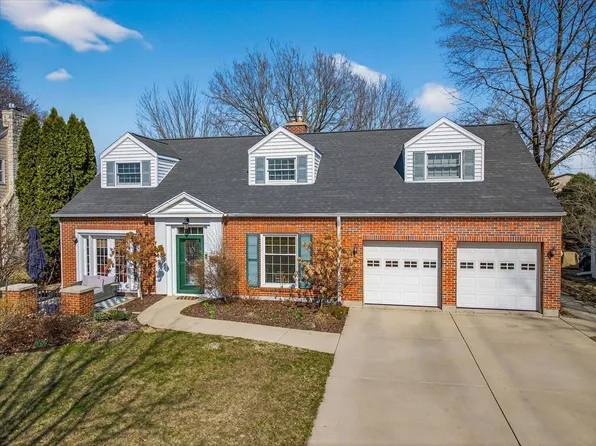 260 Kensington Dr, Madison, WI 53704