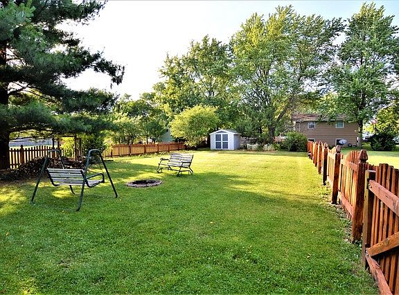 4th image of 19263 W Raymond Dr