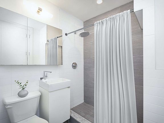 5th image of 211 E 33rd St APT 52