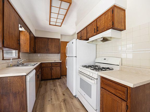 5th image of 3662 Hazelwood Ave SW