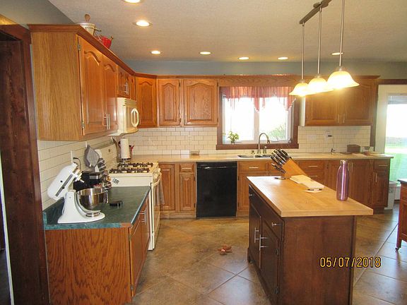 3rd image of 700 E County Road 750 N