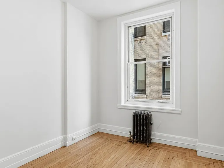 50 W 67th St #2F — Photo 9