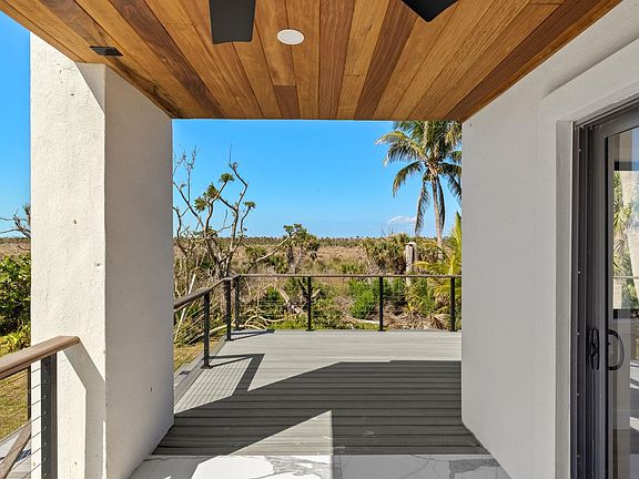 3rd image of 3702 Coquina Dr