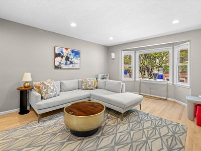 48 Regent Cir, Brookline, MA, 02445