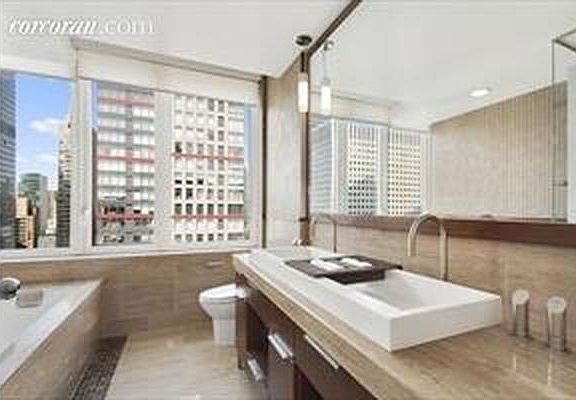 4th image of 250 E 53rd St APT 3202