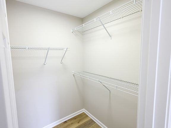 3rd image of 419 & 421 Elizabeth Ln #421