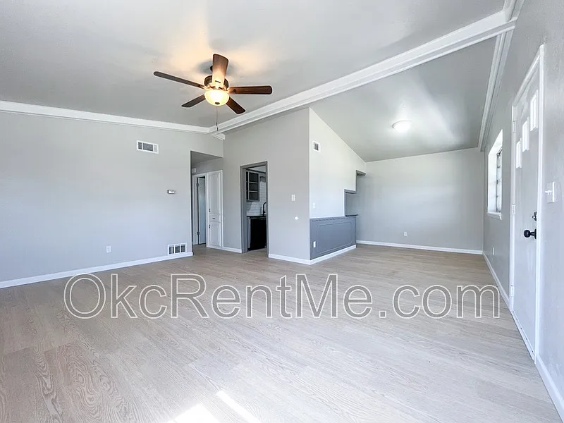 4 bed, 1.5 bath, 1450 sqft, $1,495 — Photo 4