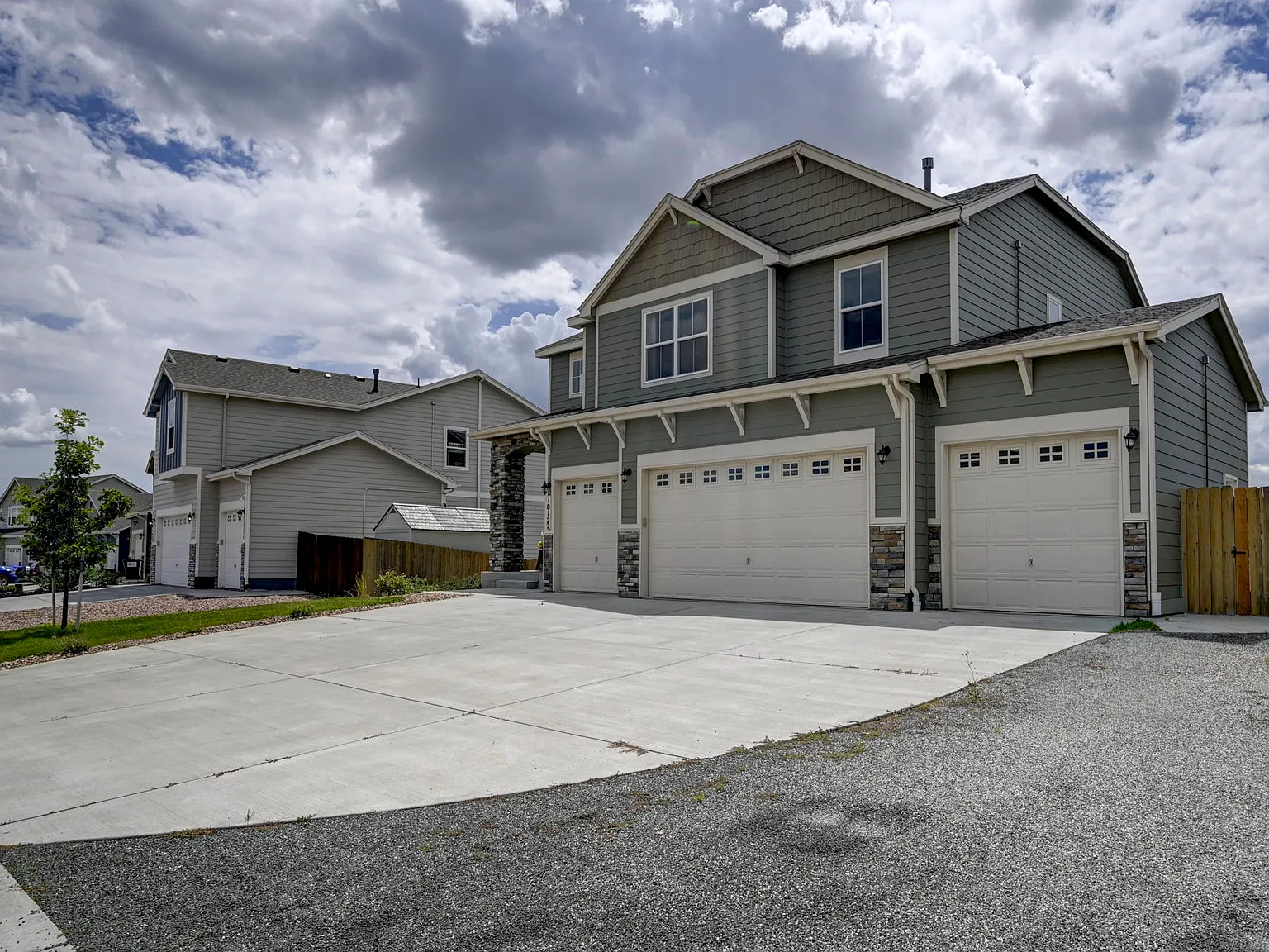 5 bed, 3.5 bath, 3277 sqft, $4,200 — Photo 4