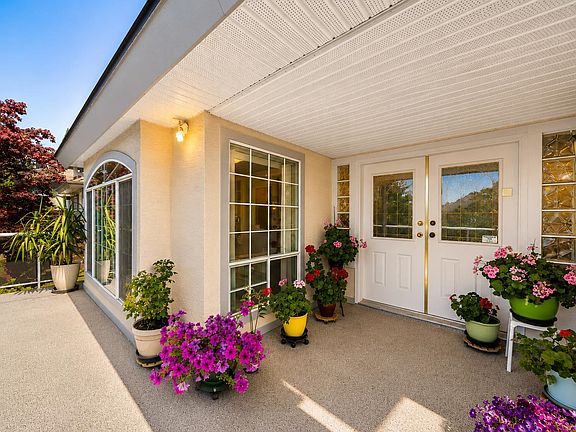 3rd image of 2607 Panorama Dr