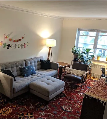 Rented by Johanna Gyuro, LREB | media 12