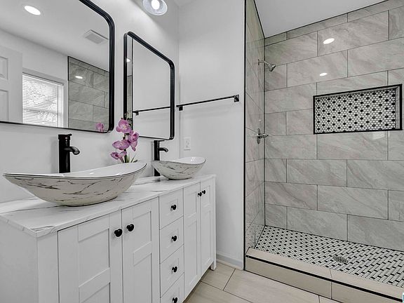 4th image of 1007 Tidmore Bend Rd