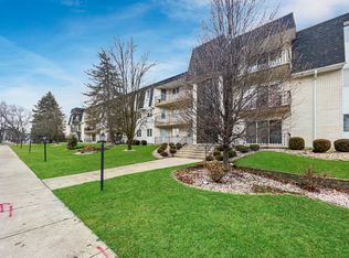 2440 186th St APT F1, Lansing, IL 60438