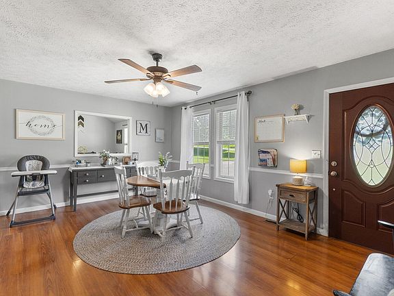 4th image of 77 Sun Valley Dr
