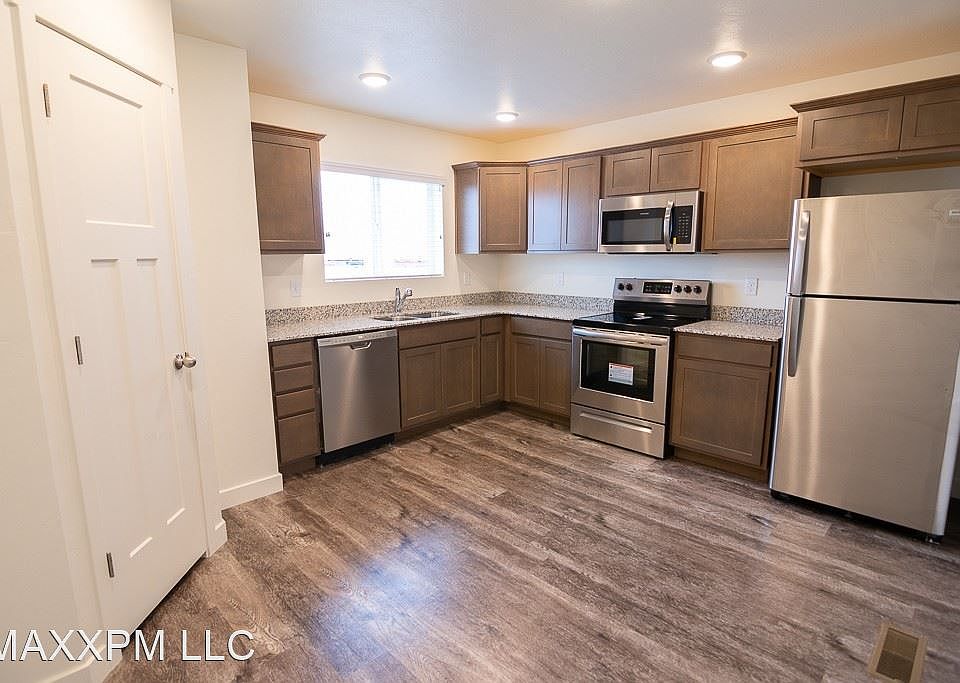 1st image of 14787 S Agate Ct