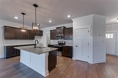 3rd image of 111 Harvester Dr #1