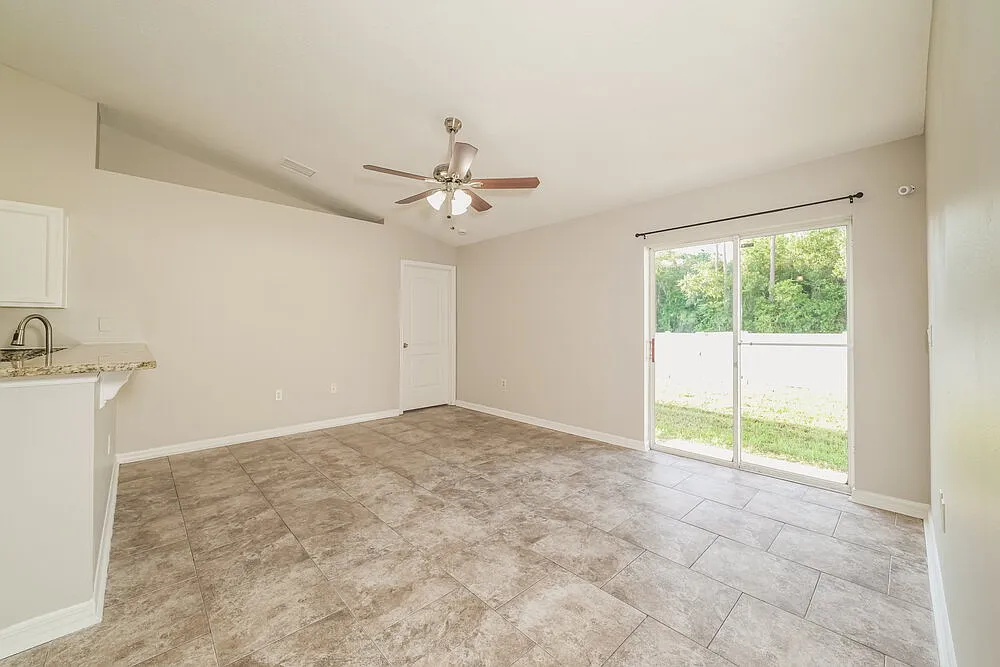 4 bed, 2.0 bath, 1304 sqft, $1,850 — Photo 4