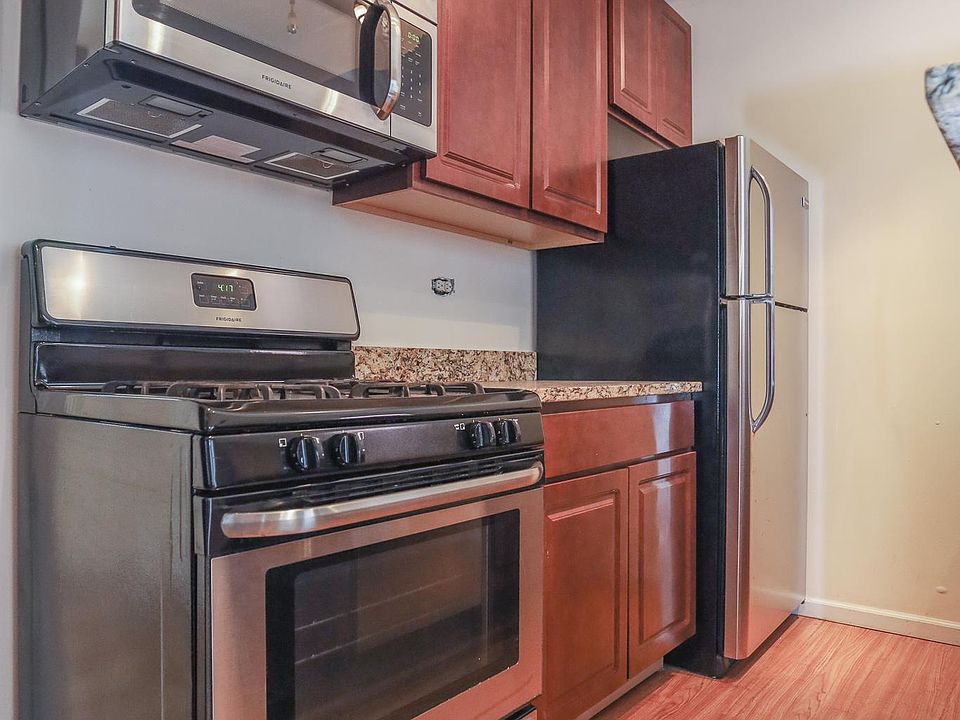 1st image of 3144 N Southport Ave #2