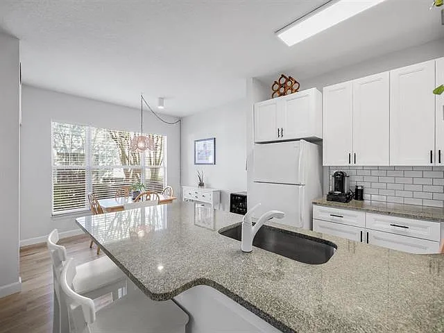 25115 Harbour Vista Cir — Photo 16