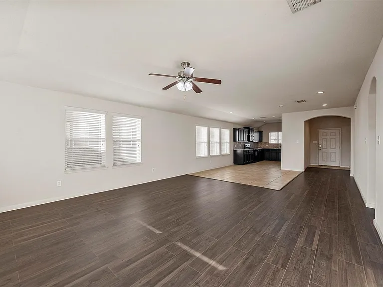 4620 Elderberry St — Photo 3