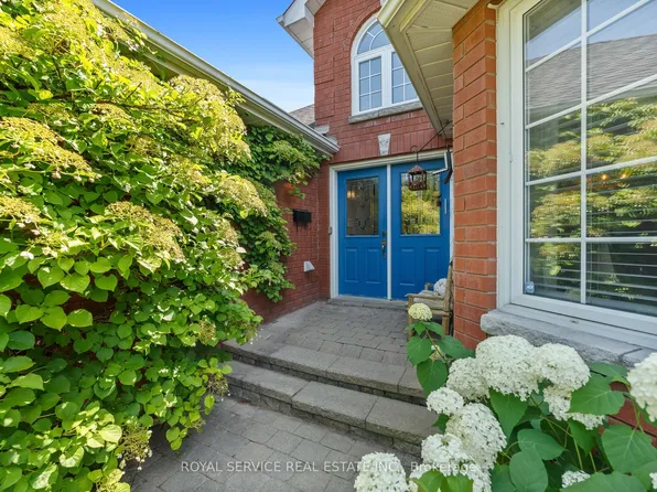 273 Parkview Hills Dr, Cobourg, ON K9A 5S3