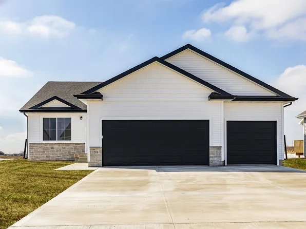 1204 Featherstone Ave NE, Bondurant, IA 50035