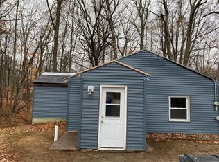 352 S 2nd Ave, Fruitport, MI 49415