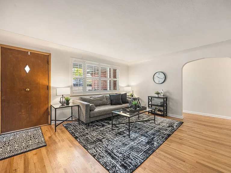 160 Circle Dr — Photo 14