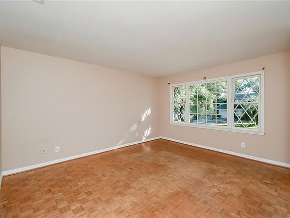 4th image of 5516 Brightwood Ln