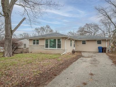 1680 Clover Ln, Florissant, MO, 63031