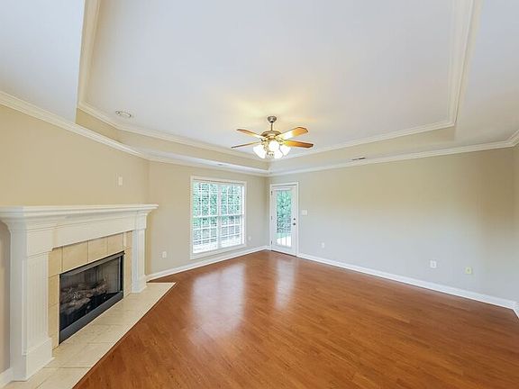 5th image of 3211 Pierside Cir SE