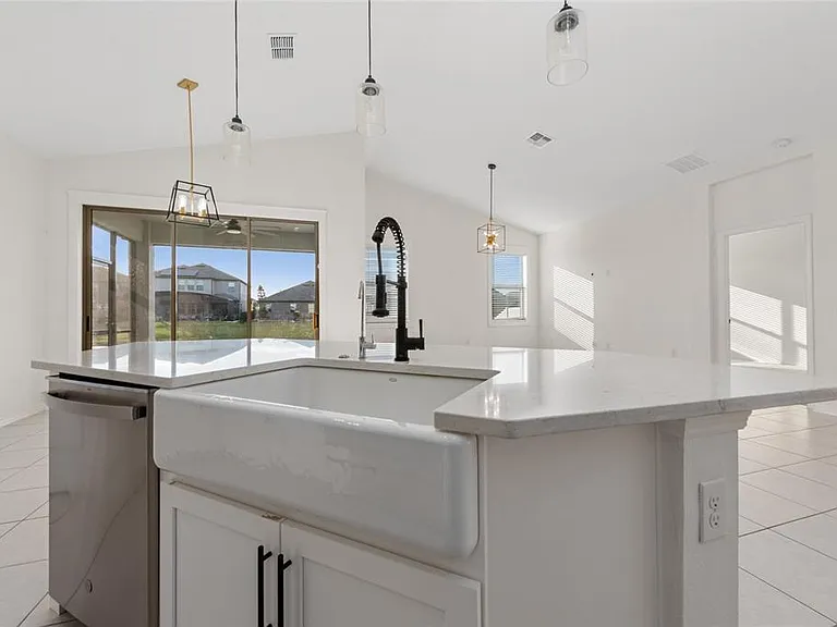 1880 Napoli Dr — Photo 10