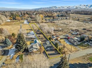 2711 S 90th Ave, Yakima, WA 98903