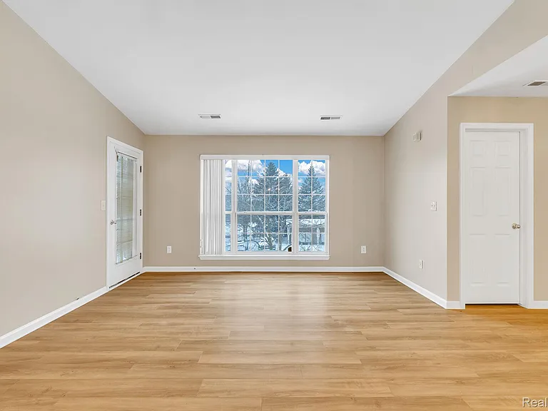 8208 Chesapeake Cir — Photo 10