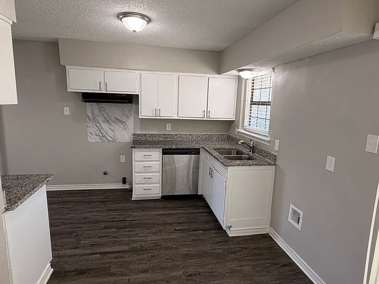 2514 Greenway St — Photo 21