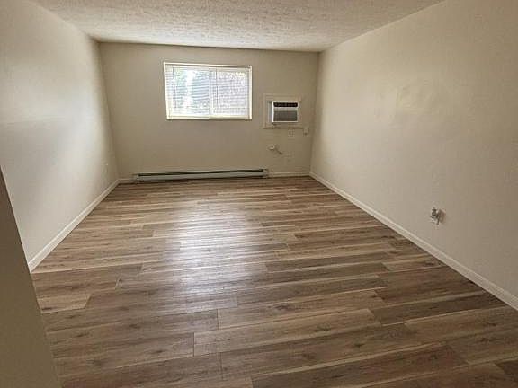 3rd image of 211 Dodge Dr APT B2