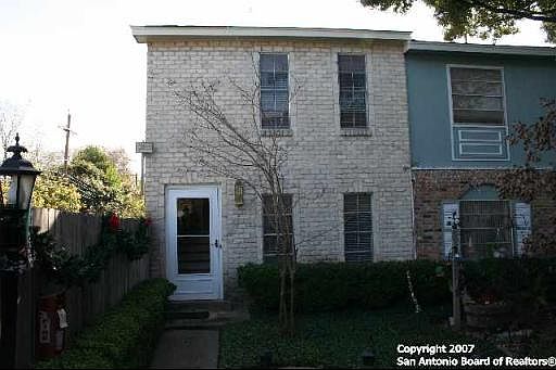 1st image of 2811 Woodbury Dr APT 406
