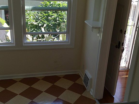 4th image of 418A Capitol St