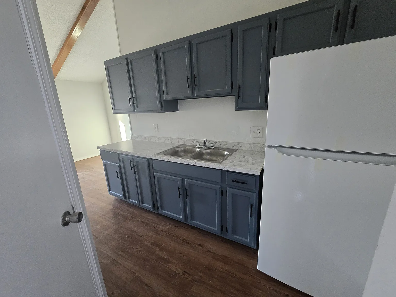 3 bed, 1078 sqft, $1,850 — Photo 4