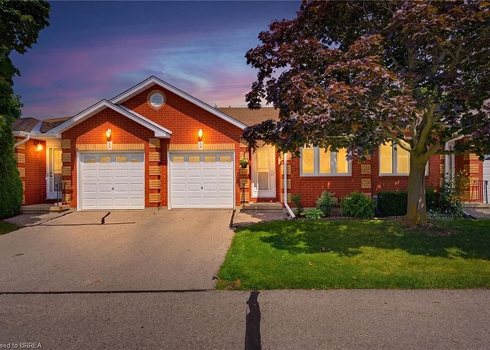 1st image of 1 Buchanan Cres #2