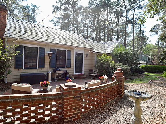 3rd image of 370 E Morganton Road