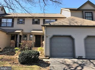 12 Manor Dr, Princeton, NJ 08540