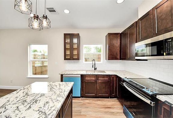 2nd image of 3810 Hiford Dr #A