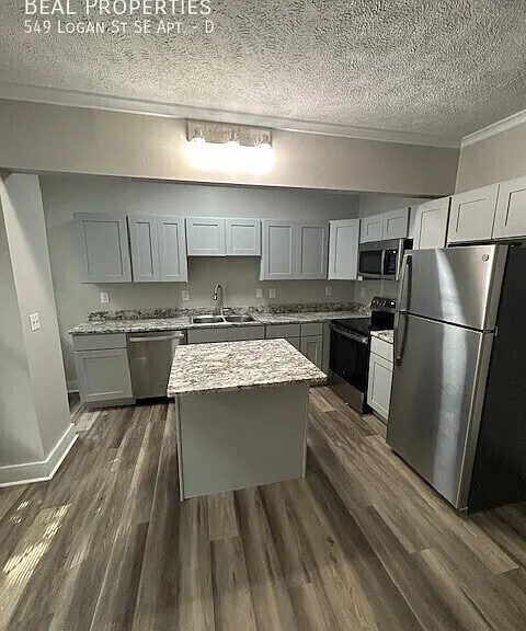549 Logan St SE #D — Photo 6