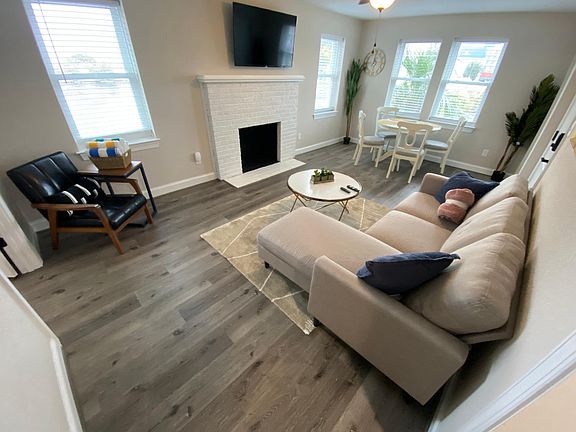 2nd image of 207 12th St #1-4