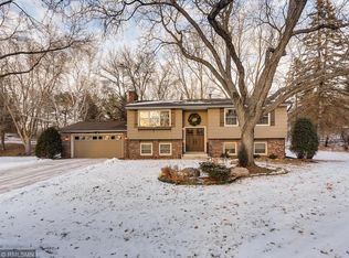 10630 Northmark Dr, Eden Prairie, MN 55344