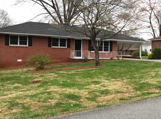 12 Crestwood Rd, Cartersville, GA 30121