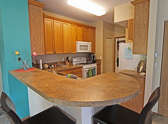 4th image of 1056 Castleshire Dr #1056