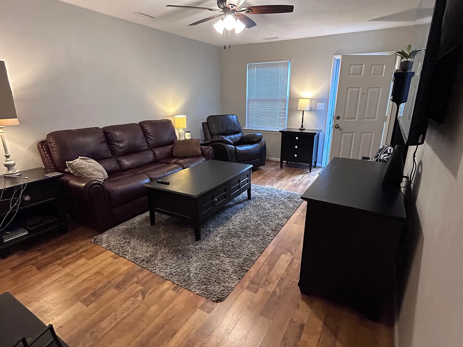 2 bed, 1000 sqft, $1,950 — Photo 3