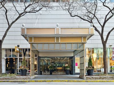 110 E Delaware Pl APT 1802, Chicago, IL, 60611