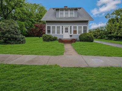 30 Hallock Street, Riverhead, NY, 11901